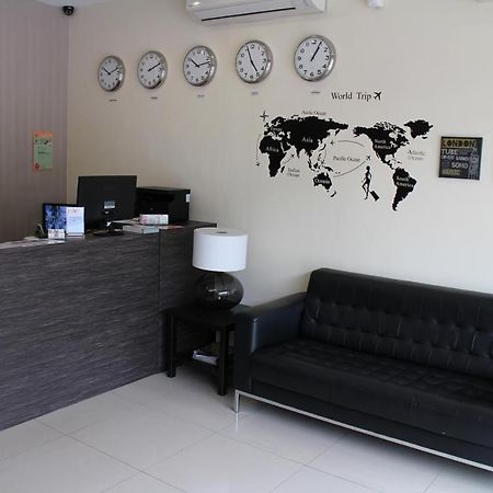 Hotel Zamburger Kota Damansara Extérieur photo