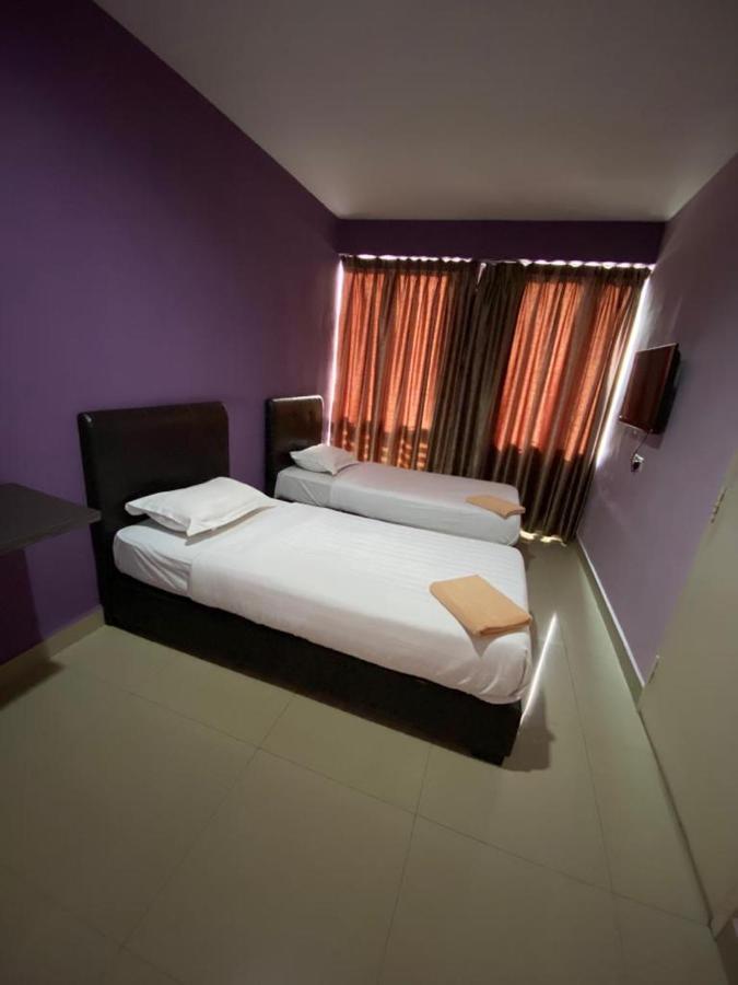 Hotel Zamburger Kota Damansara Extérieur photo
