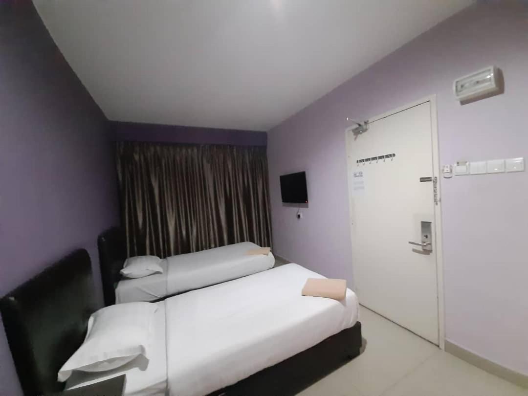 Hotel Zamburger Kota Damansara Extérieur photo