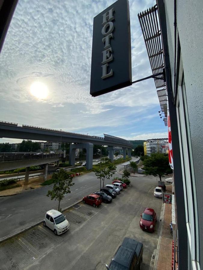 Hotel Zamburger Kota Damansara Extérieur photo
