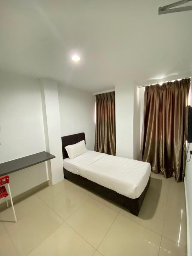 Hotel Zamburger Kota Damansara Extérieur photo